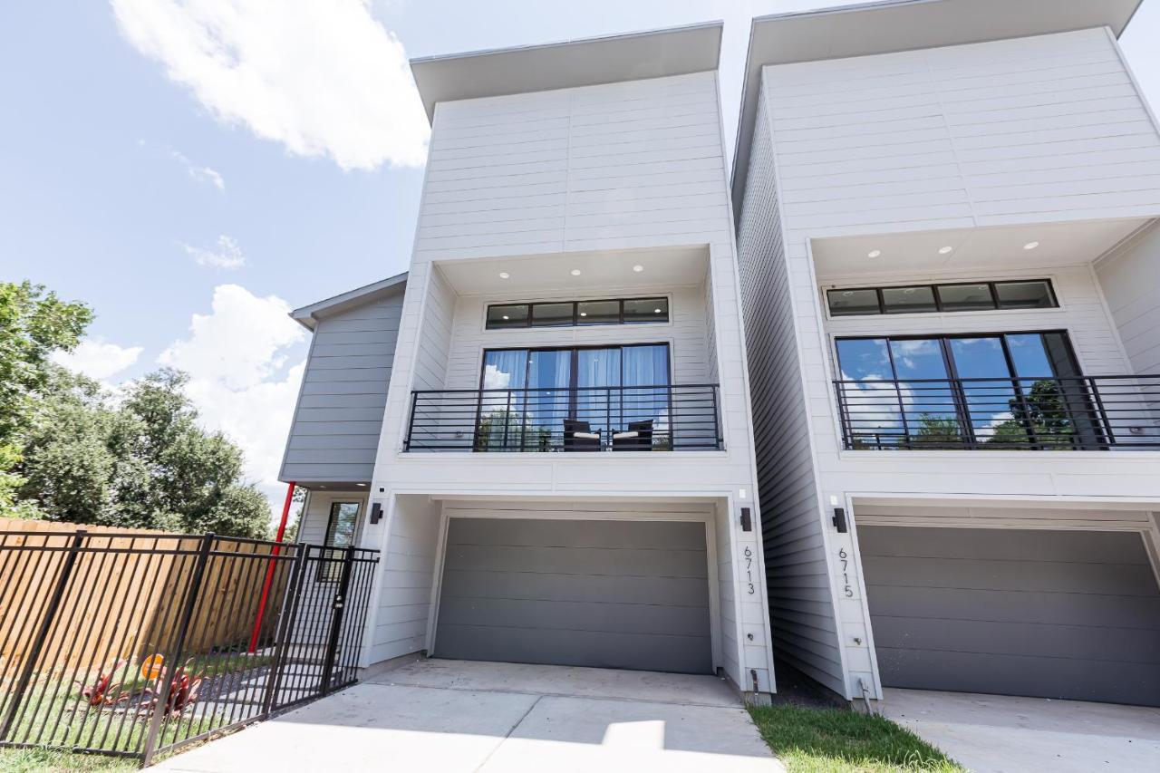 Beautifully Decorated, Modern Downtown Houston Home Exterior photo